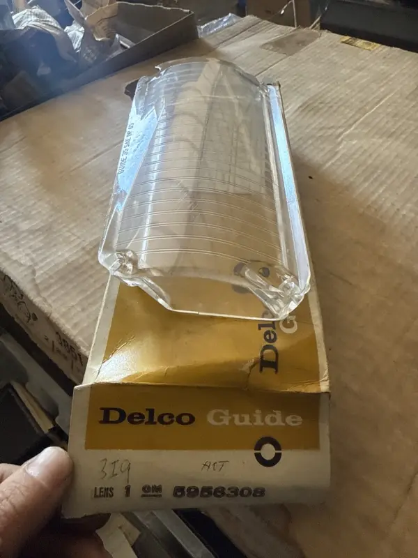 Oldsmobile 1965 Parkljusglas NOS Höger