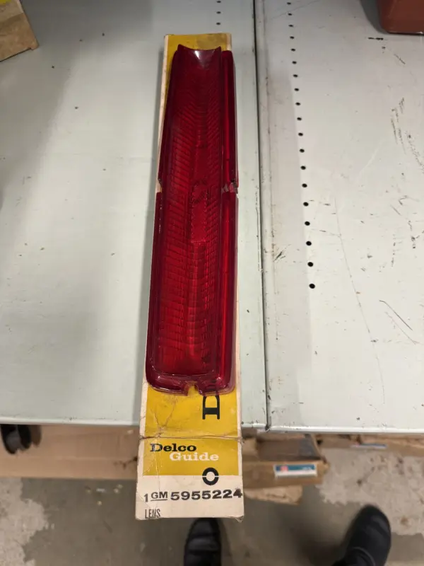 NOS lampglas 1964 oldsmobile