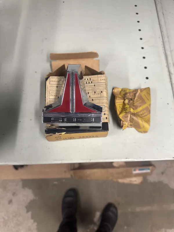 1964 emblem NOS F85