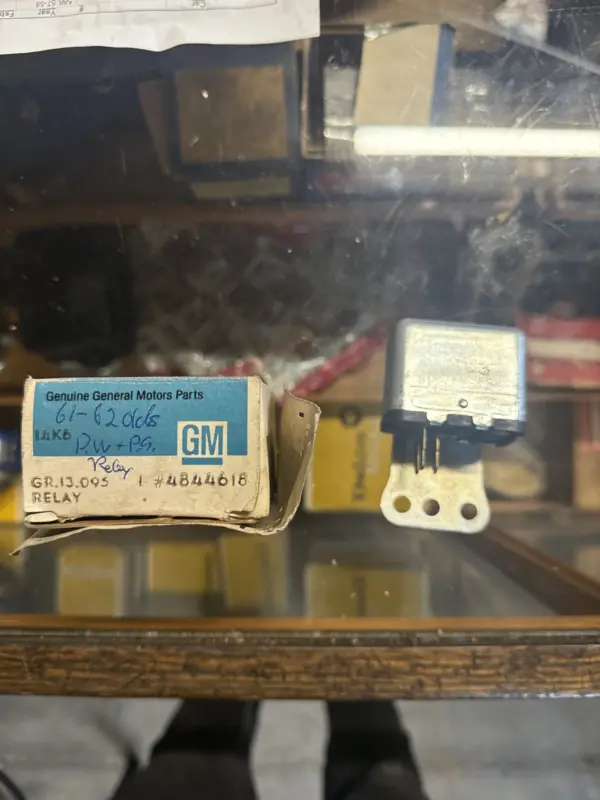 NOS Relä till el säte och el rutor olds 1961-2