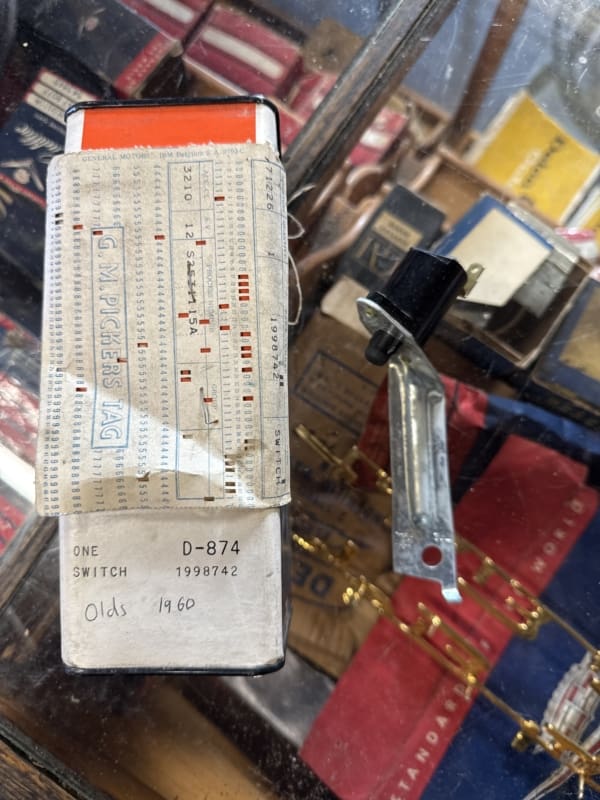 NOS Bromsljuskontakt 1960 oldsmobile